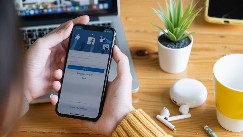 Oglaševanje Facebook